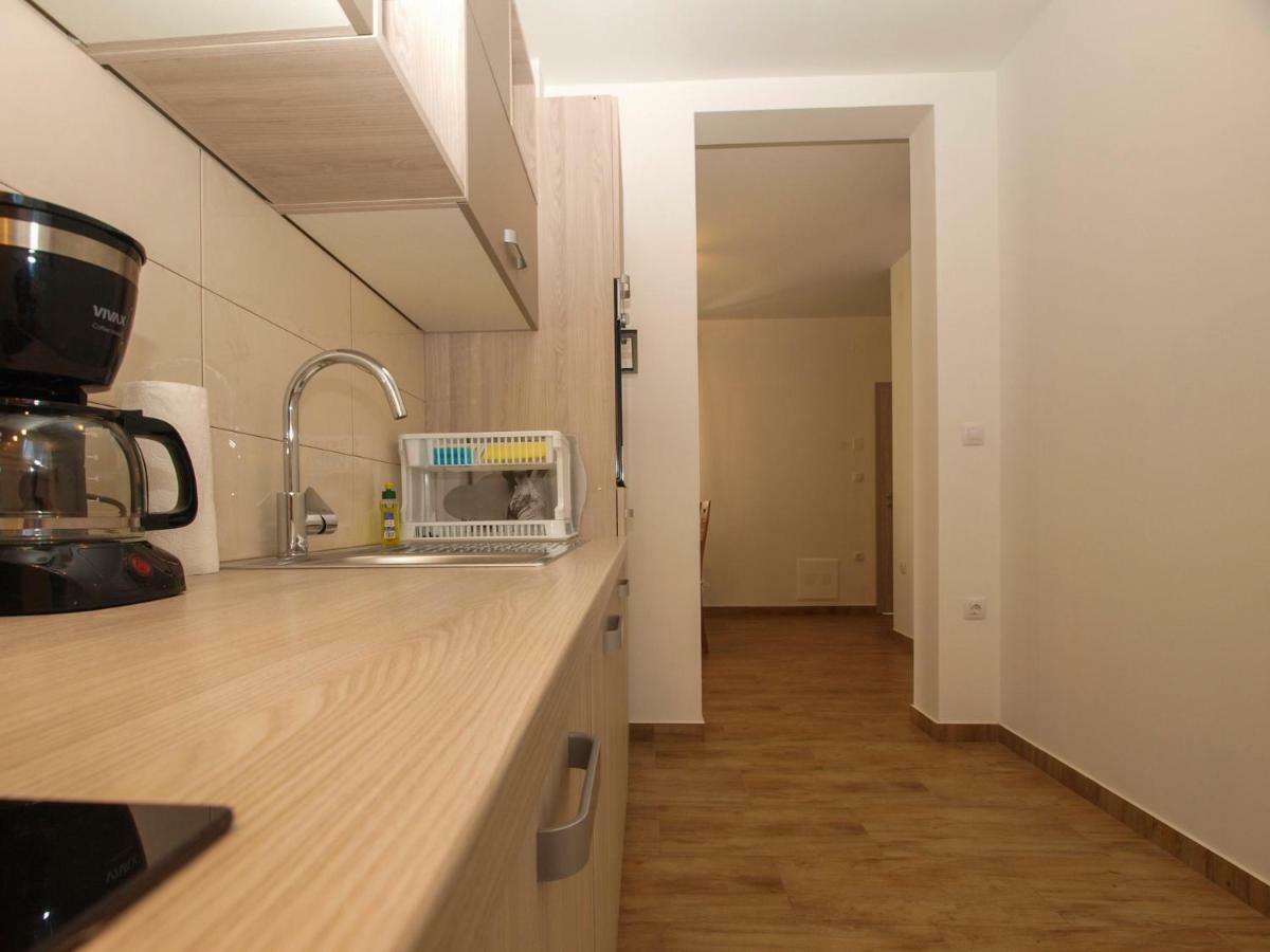 4 Stars Apartments-Pikula Fazana Exterior photo